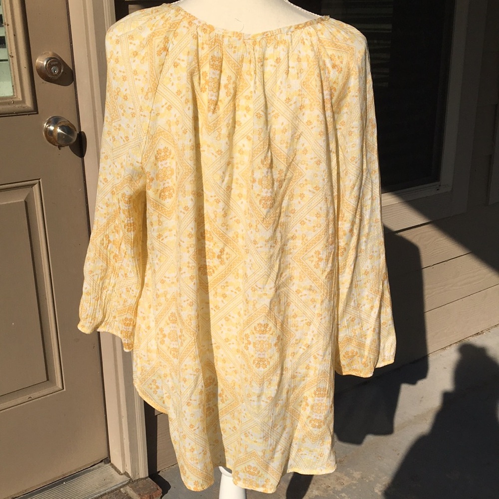 4/$20 yellow blouse with floral design - Picture 3 of 6